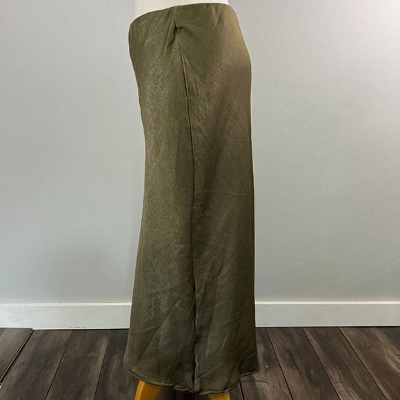NWOT FORGOTTEN GRACE Olive Green Lined Polyester Skirt (No Size Tag) - Picture 4 of 9